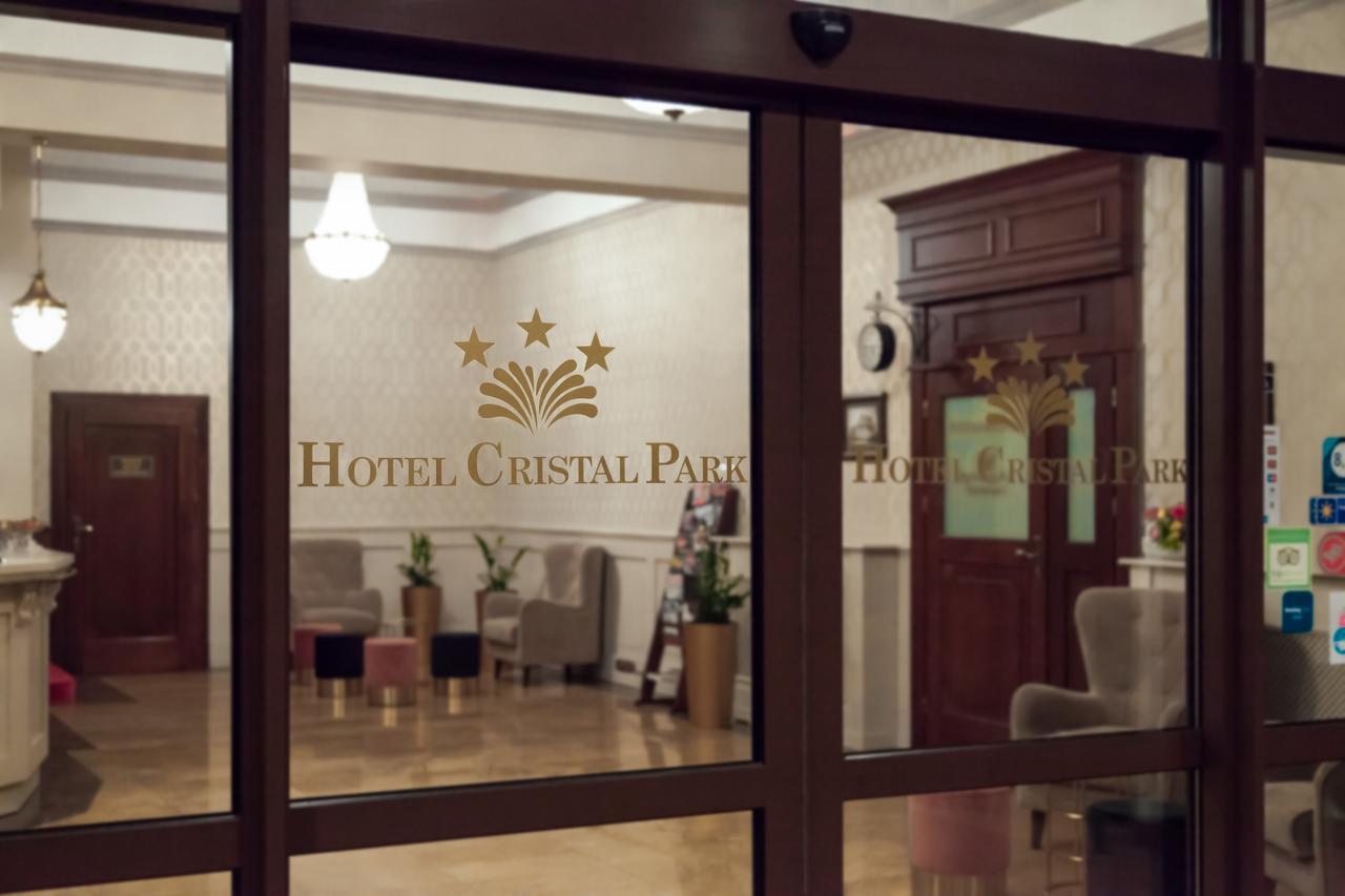 Hotel Cristal Park Dąbrowa Tarnowska Esterno foto